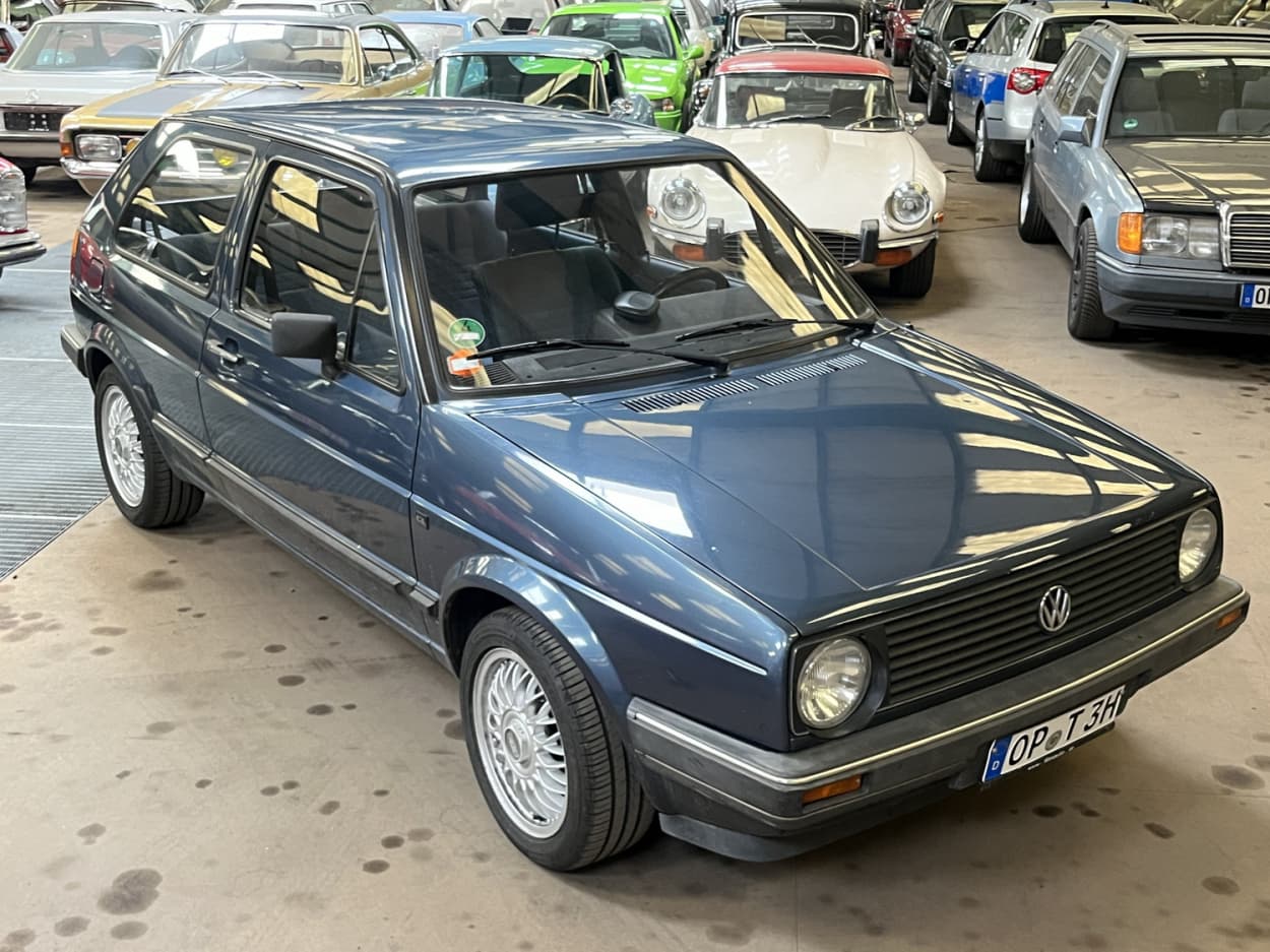 Bild vom VW Golf 2 Blau Mika